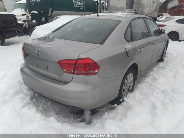 1VWAH7A35DC007607 Volkswagen PASSAT S