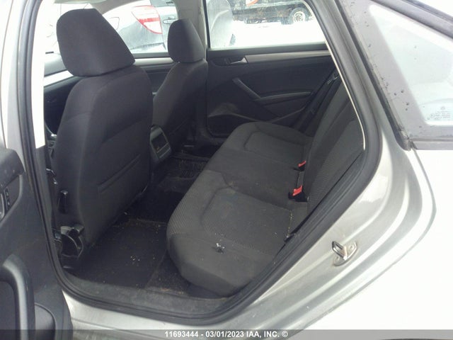 1VWAH7A35DC007607 Volkswagen PASSAT S