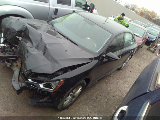 1VWAA7A38JC031495 Volkswagen Passat S/r-line