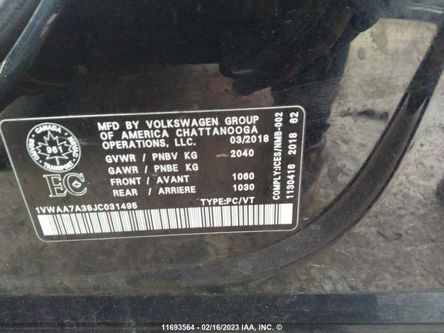 1VWAA7A38JC031495 Volkswagen Passat S/r-line