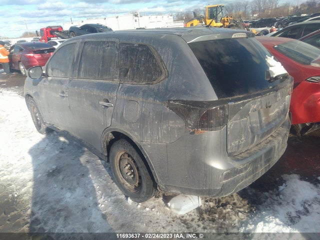 JA4AD2A34FZ601469 Mitsubishi Outlander Es
