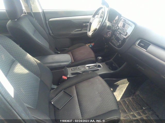 JA4AD2A34FZ601469 Mitsubishi Outlander Es