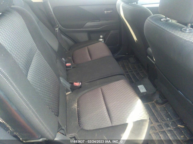JA4AD2A34FZ601469 Mitsubishi Outlander Es