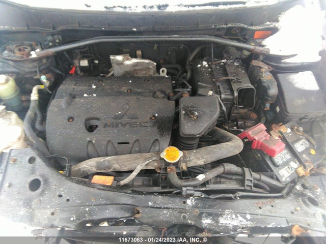 JA4AT2AW1AZ604125 Mitsubishi Outlander Es