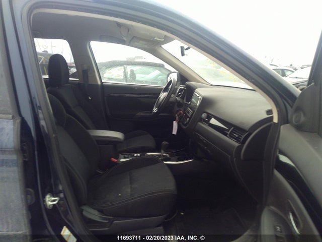 JA4AZ2A38KZ610221 Mitsubishi Outlander Es