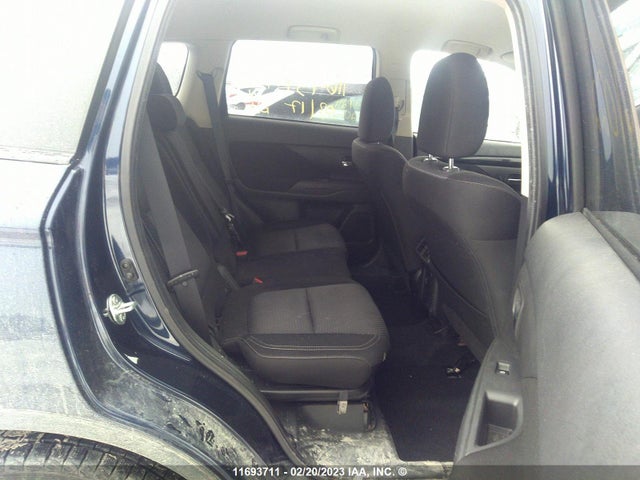JA4AZ2A38KZ610221 Mitsubishi Outlander Es
