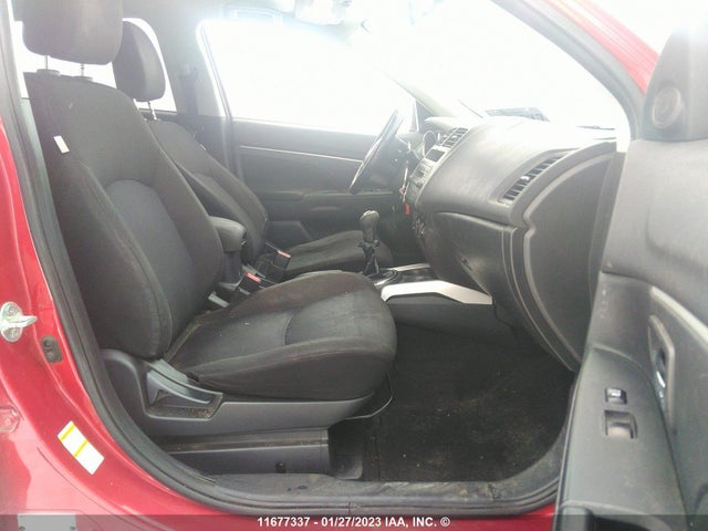 JA4AH3AU2BZ607199 Mitsubishi RVR SE