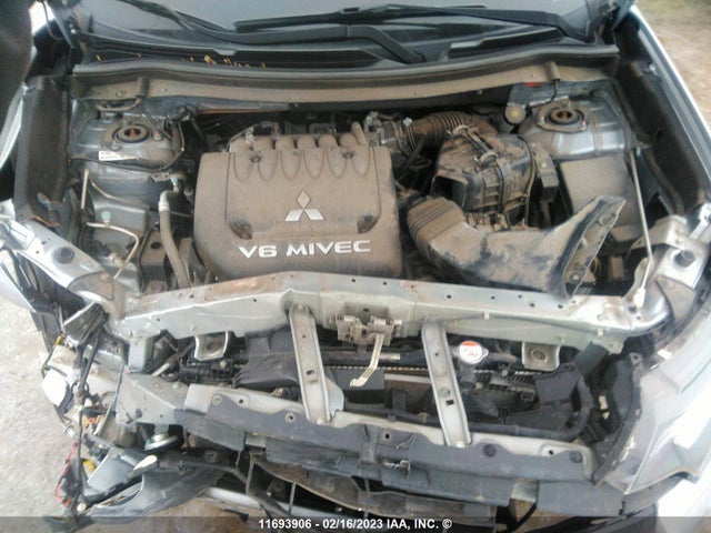 JA4JZ3AX2HZ604965 Mitsubishi Outlander Se/sel