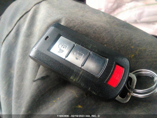 JA4JZ3AX2HZ604965 Mitsubishi Outlander Se/sel
