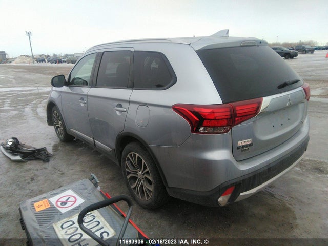 JA4JZ3AX2HZ604965 Mitsubishi Outlander Se/sel