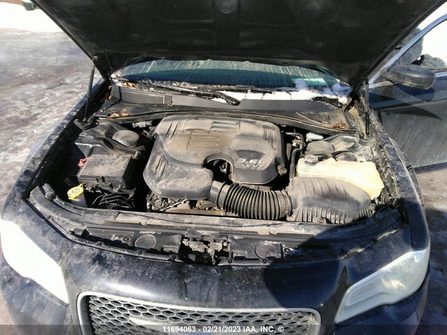 2C3CCARG6JH235028 Chrysler 300 Touring