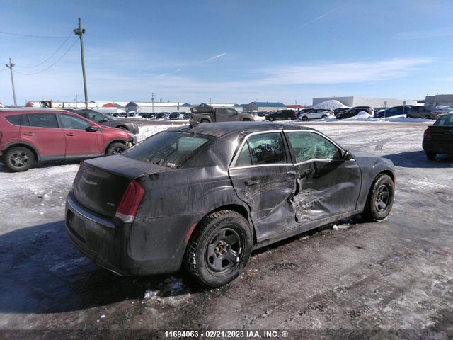 2C3CCARG6JH235028 Chrysler 300 Touring