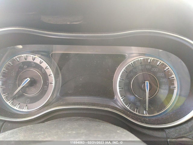 2C3CCARG6JH235028 Chrysler 300 Touring