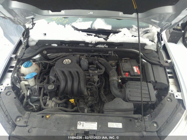 3VW2K7AJ0FM341128 Volkswagen JETTA S