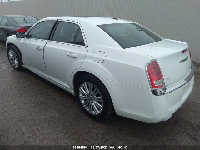 2C3CCARG3EH305963 Chrysler 300