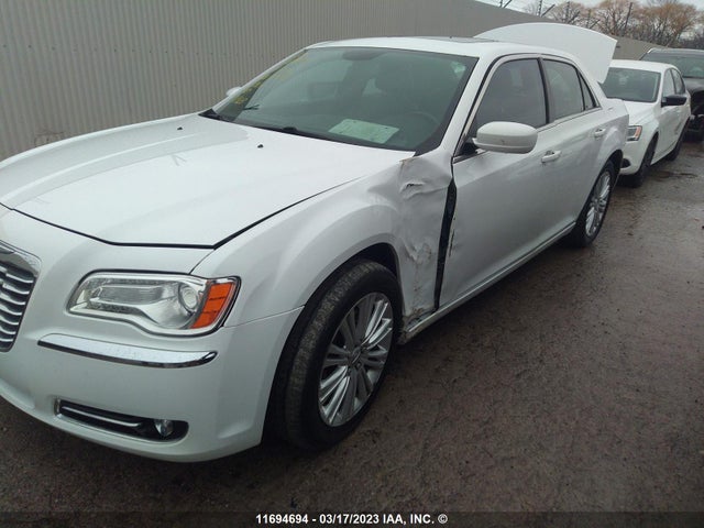 2C3CCARG3EH305963 Chrysler 300