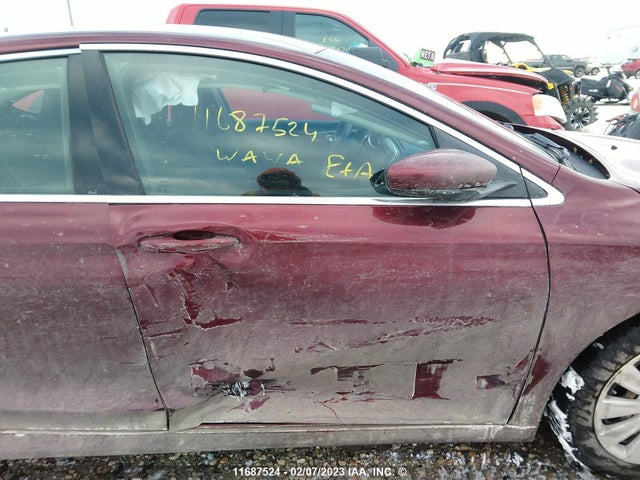 1C3CCCFB7GN182344 Chrysler 200 LX