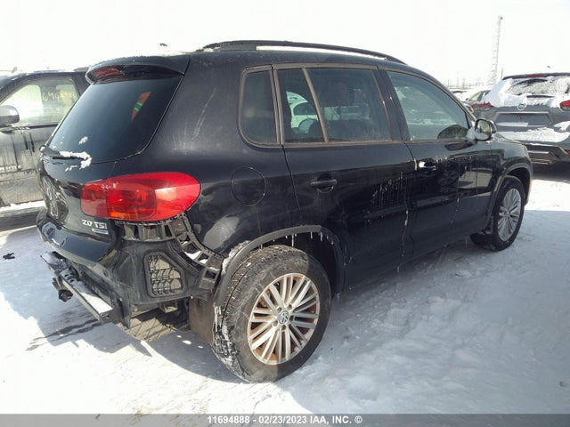 WVGJV7AX9FW114851 Volkswagen Tiguan S/se/sel/r-line