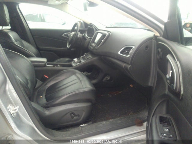 Chrysler 200 C 2015 1C3CCCCG3FN515895 Image 5