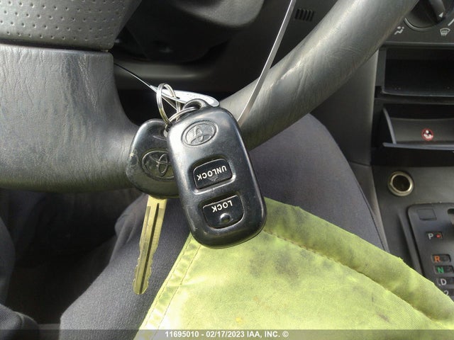 Toyota COROLLA CE/LE/S 2005 2T1BR32E25C861394 Image 3