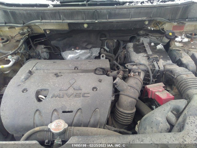 JA4AJ3AU1GZ612275 Mitsubishi RVR SE