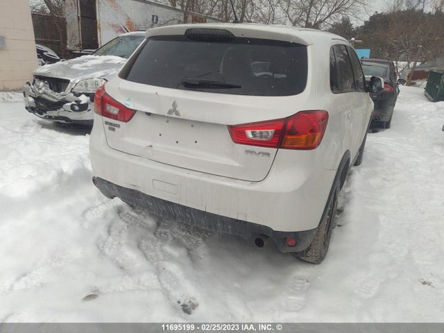 JA4AJ3AU1GZ612275 Mitsubishi RVR SE
