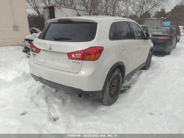 JA4AJ3AU1GZ612275 Mitsubishi RVR SE