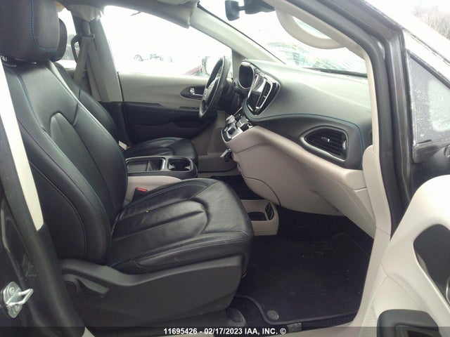 2C4RC1BG8MR583251 Chrysler Pacifica Touring L
