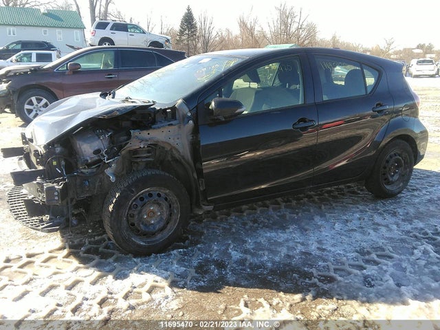Toyota PRIUS C 2019 JTDKDTB32K1631173 Image 2