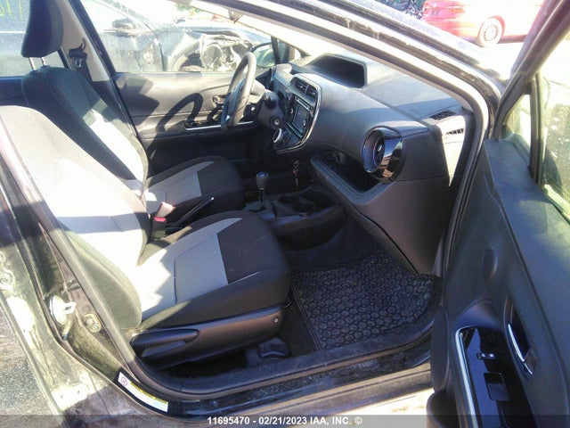 Toyota PRIUS C 2019 JTDKDTB32K1631173 Image 5