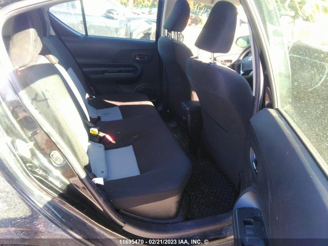 Toyota PRIUS C 2019 JTDKDTB32K1631173 Image 8