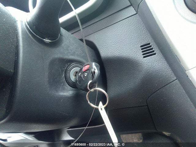Toyota Matrix Wagon 2014 2T1KU4EE7EC133750 Image 3