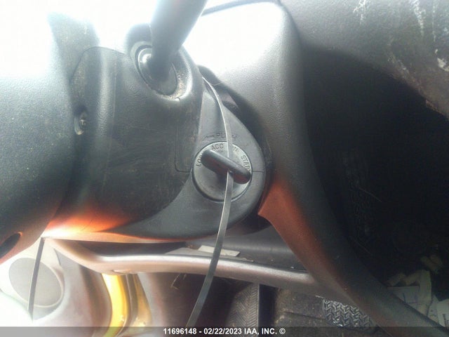 Toyota Echo 2004 JTDKT123640047990 Image 3