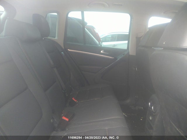 WVGJV7AX7FW563946 Volkswagen Tiguan S/se/sel/r-line