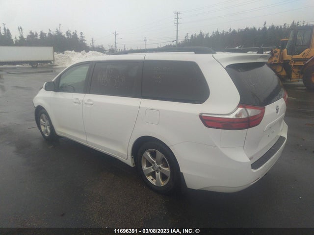 Toyota SIENNA LE 2016 5TDKK3DC0GS705316 Image 4