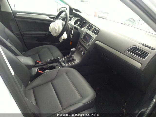 3VW217AU2FM028448 Volkswagen Golf
