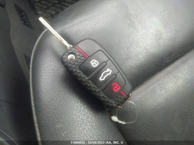 WAUNFCFM8BA063163 Audi A3 PREMIUM