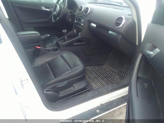 WAUNFCFM8BA063163 Audi A3 PREMIUM