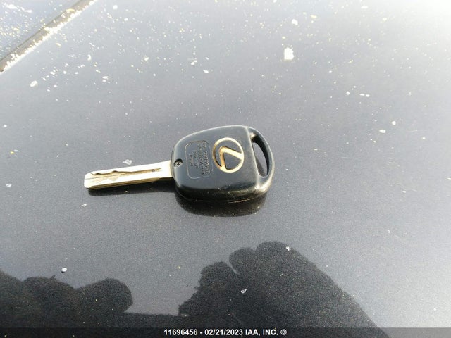 JTHBD182210004995 Lexus IS 300