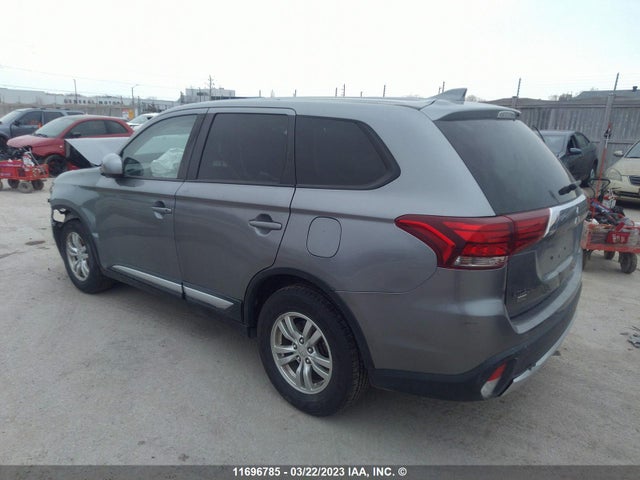 JA4AZ2A37HZ606976 Mitsubishi Outlander Es