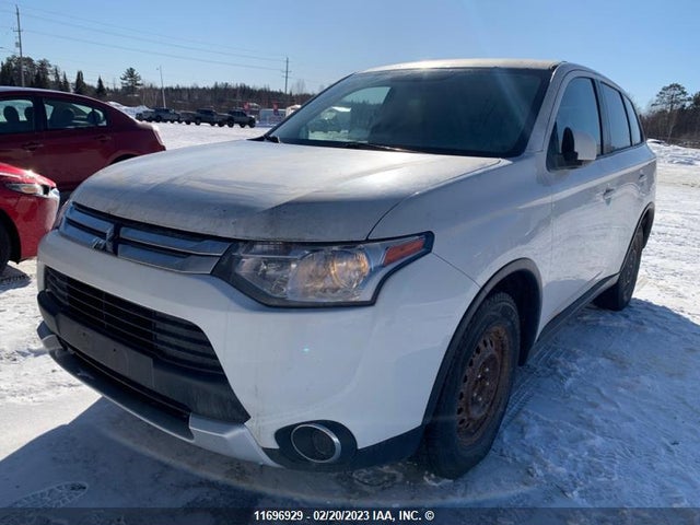 JA4AZ2A3XFZ600456 Mitsubishi Outlander Es