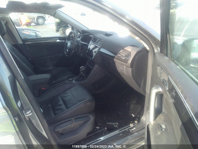 3VV4B7AX1JM196157 Volkswagen Tiguan Sel Premium
