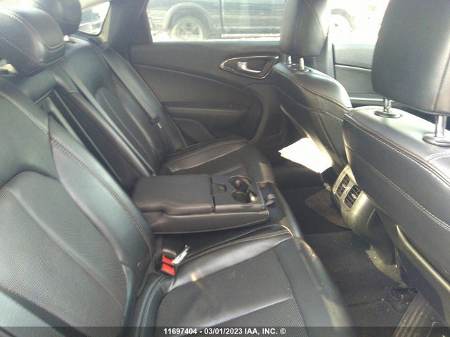 Chrysler 200 C 2016 1C3CCCCG0GN197137 Image 8