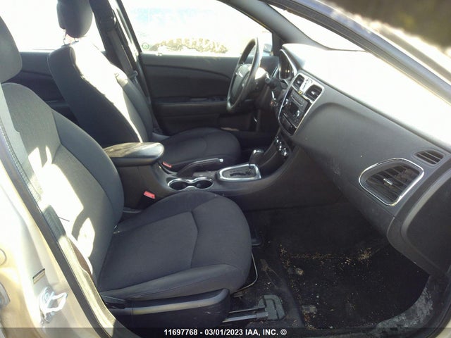 Chrysler 200 LX 2014 1C3CCBAB0EN149748 Image 5
