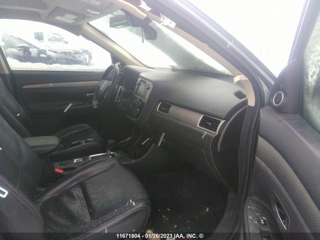 JA4JZ4AXXEZ604374 Mitsubishi OUTLANDER GT