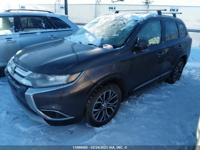 JA4AZ2A39GZ610588 Mitsubishi Outlander Es