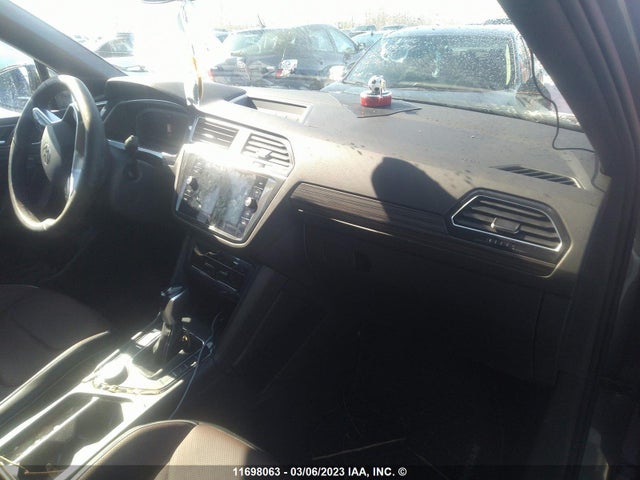 3VV4B7AXXNM144273 Volkswagen TIGUAN
