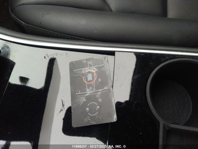 5YJ3E1EA7LF715787 Tesla MODEL 3