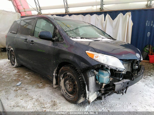 Toyota SIENNA LE 2017 5TDKZ3DCXHS872957 main image