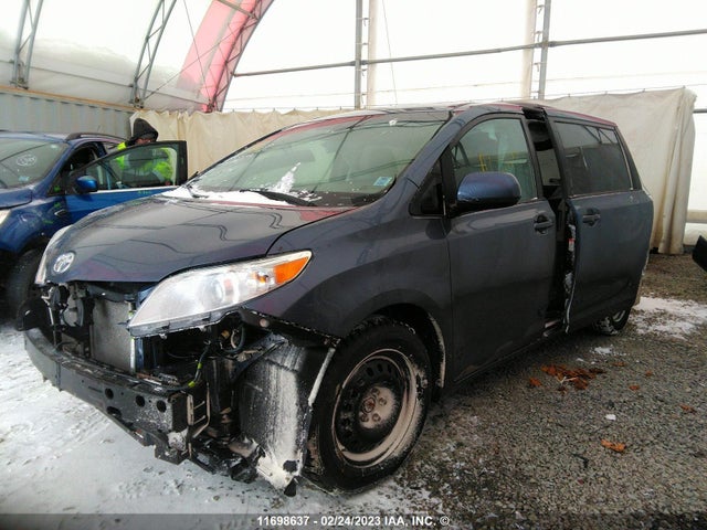 Toyota SIENNA LE 2017 5TDKZ3DCXHS872957 Image 2